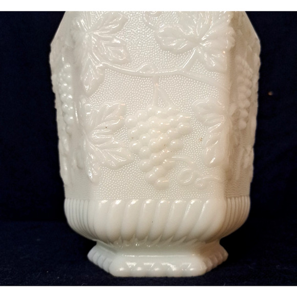 VTG Anchor Hocking Fire King Milk Glass Planter Vase Footed Base Grapevine - Picture 3 of 8